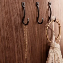 3 Ganchos Curvature, latón negro