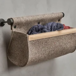 Almacenamiento de pared Ulrika , lana natural-negro