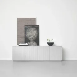 Aparador Beam, Gris claro, base de roble aceitado