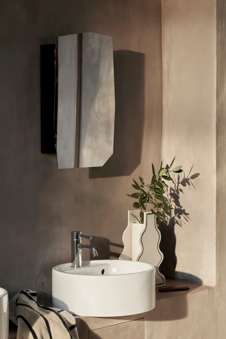 Armario con espejo Shard 37,7x57,7 cm, Black