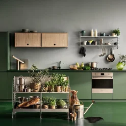 Armario con puerta abatible String, Fresno teñido de negro, 78x30 cm