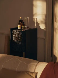 Armario Scarni, Fresno teñido oscuro, 38×40×100 cm