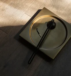 Bandeja Divot, Latón