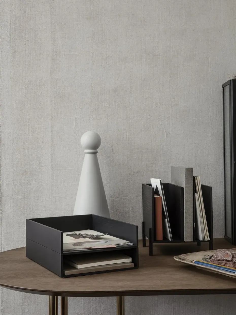 Bandeja para cartas Ferm Living, fresno teñido de oscuro