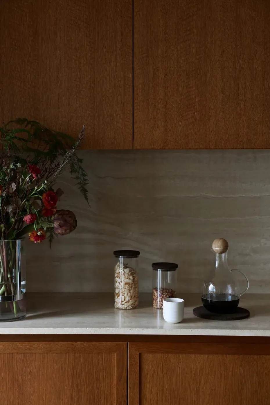 Bote con tapa de corcho Nature, transparente-marrón oscuro