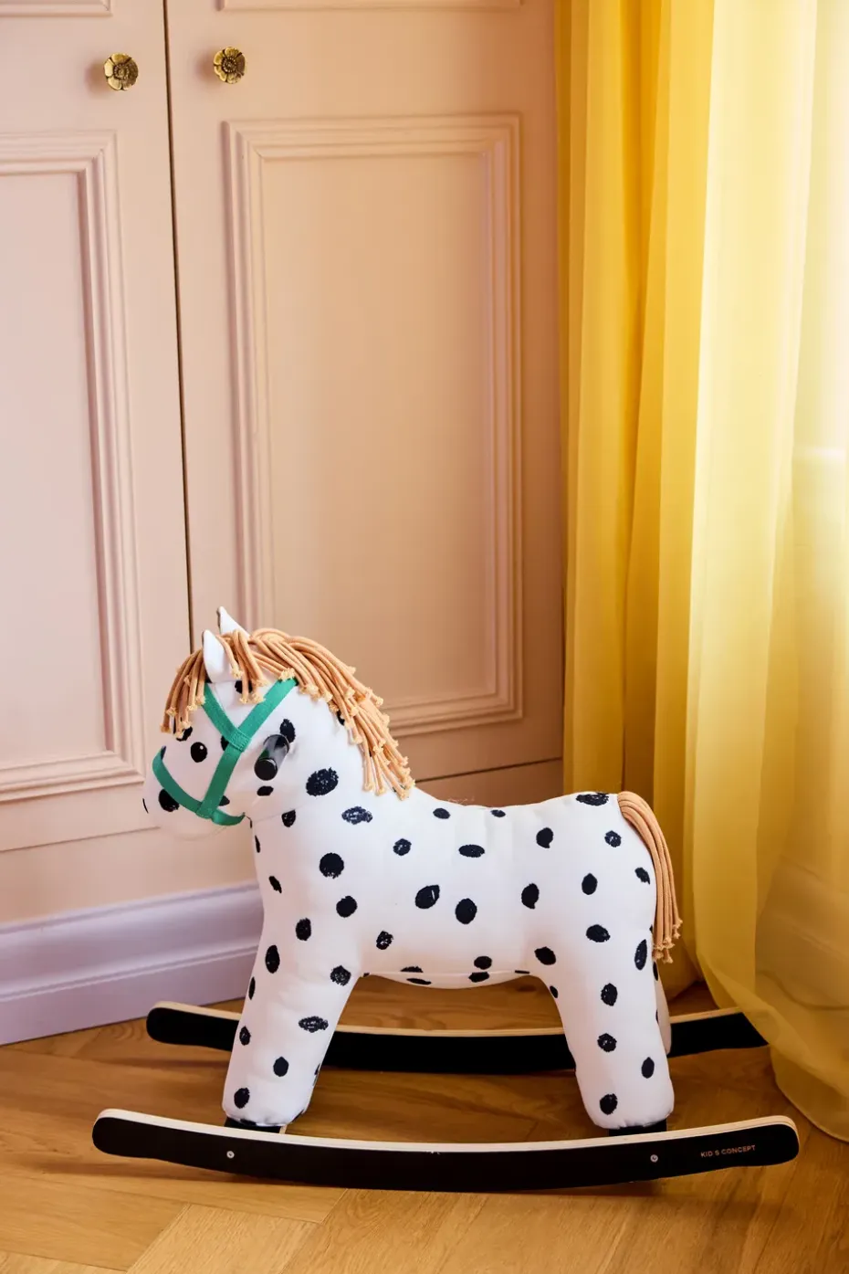 Caballo balancín Pippi, Blanco-negro