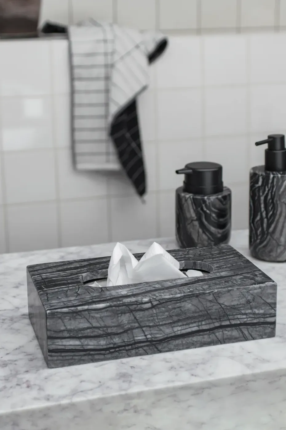 Caja de pañuelos Marble 14x25,5 cm, Negro-gris