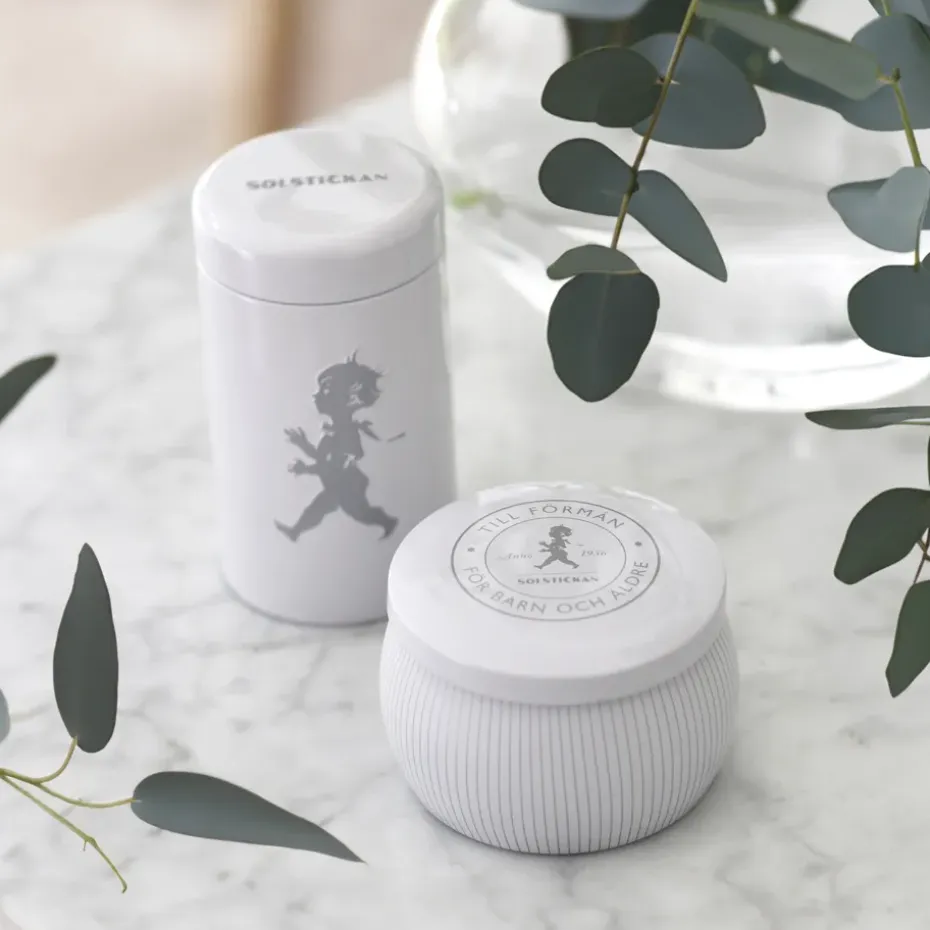 Caja de regalo Solstickan con vela aromática + bote con cerillas, Blanco-vela perfumada de eucalipto