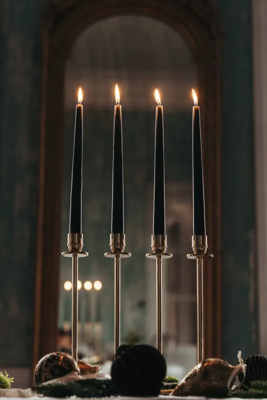 Candelabro Alto, latón macizo