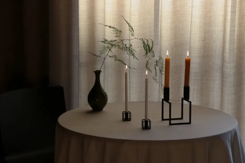 Candelabro Line, negro