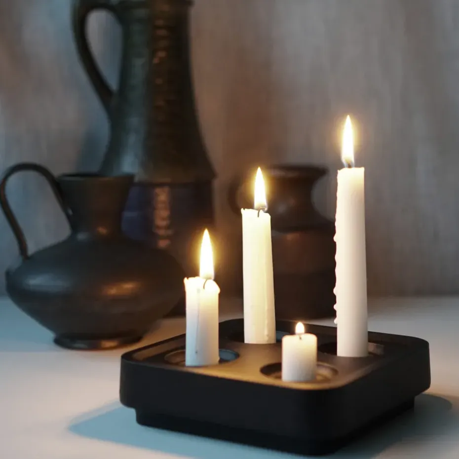 Candelabro Stumpastaken Fyran, negro