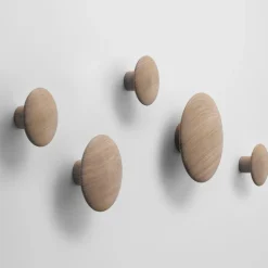 Colgador de pared The Dots, mediano, roble