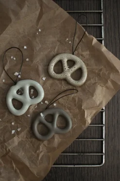 Colgante decorativo Hanging pretzel, Dust