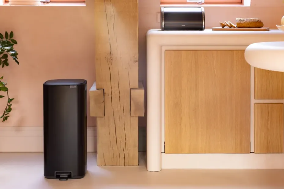 Cubo de basura con pedal Bo 30 L, Negro mate