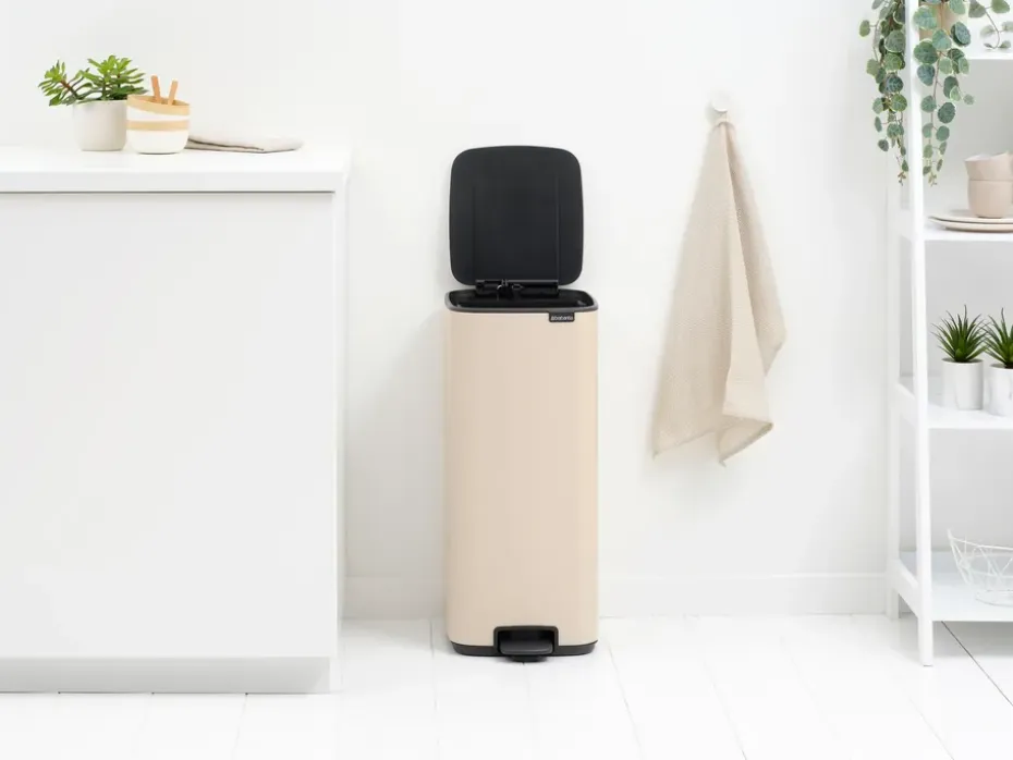 Cubo de basura con pedal Bo 30 L, Beige suave