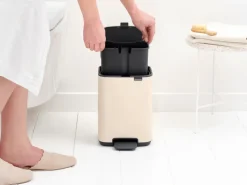 Cubo de basura con pedal Bo 4 L, Beige suave