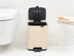 Cubo de basura con pedal Bo 7 L, Beige suave