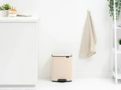 Cubo de basura con pedal Bo 12 L, Beige suave