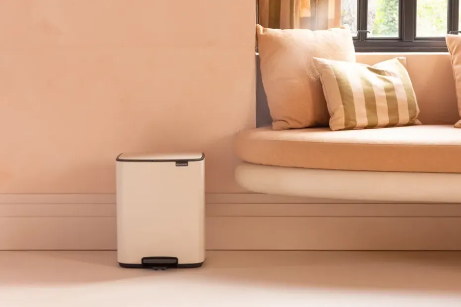 Cubo de basura con pedal Bo 12 L, Beige suave