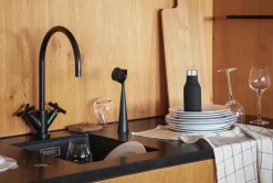 Dispensador de jabón Eva Solo Squeeze, Negro