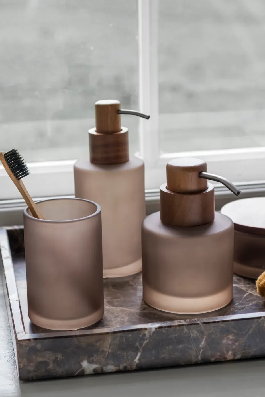 Dispensador de jabón Modest alto, Walnut