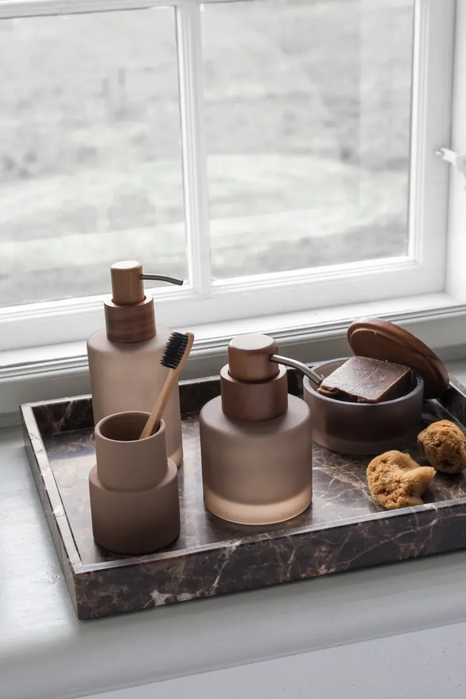 Dispensador de jabón Modest alto, Walnut