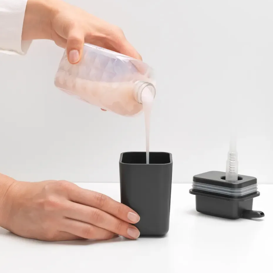 Dispensador de jabón para cocina Brabantia 11,5 cm, gris oscuro