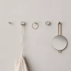 Espejo de mano Poise, latón