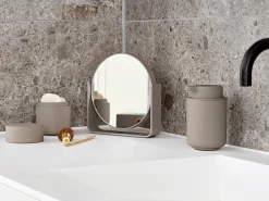 Espejo de mesa Ume con 5x aumento 19x19,5 cm, Taupe