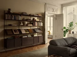 Estante para revistero String madera, Roble oscuro, 58x30 cm