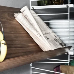 Estante para revistero String madera, Gris, 58x30 cm