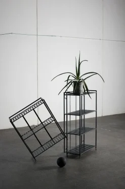 Estantería de pared Manhattan Low 65,5x33x79,5 cm, Black