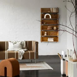 Estantería de pared Stack, Oak, soportes en nogal aceitado oscuro