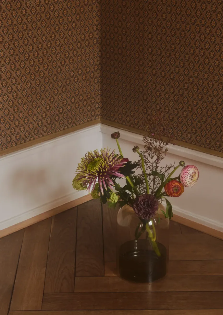 Farol Tota, oro-negro