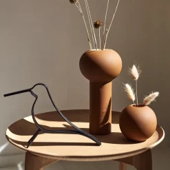 Figura Woody Bird mediana, roble teñido de negro