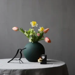 Figura Woody Bird pequeña, roble teñido de negro