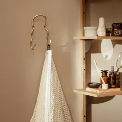 Gancho Curvature doble, latón