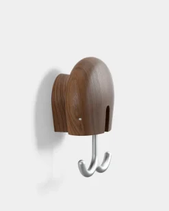 Gancho de pared Hércules, Nogal tratado