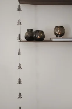 Guirnalda Garland aveto, Mole