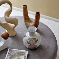 Jarrón Bloomingville pintado a mano 22,5 cm, blanco