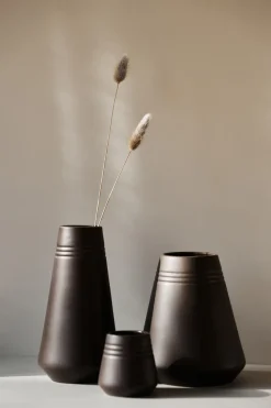 Jarrón Lines 22 cm, marrón