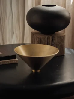 Jarrón Surround 17,5 cm, Madera de mango