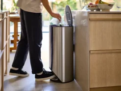 Joseph Joseph Arc cubo de pedal 30 L, Stainless steel