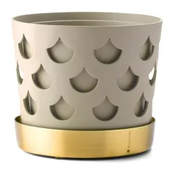 Maceta beige con plato en latón Trio Drop, Small Ø12 cm
