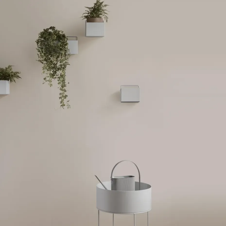 Macetero Plant Box Ferm Living redondo, gris claro