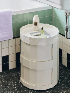 Mesa auxiliar Facet Cabinet 20, Eggshell