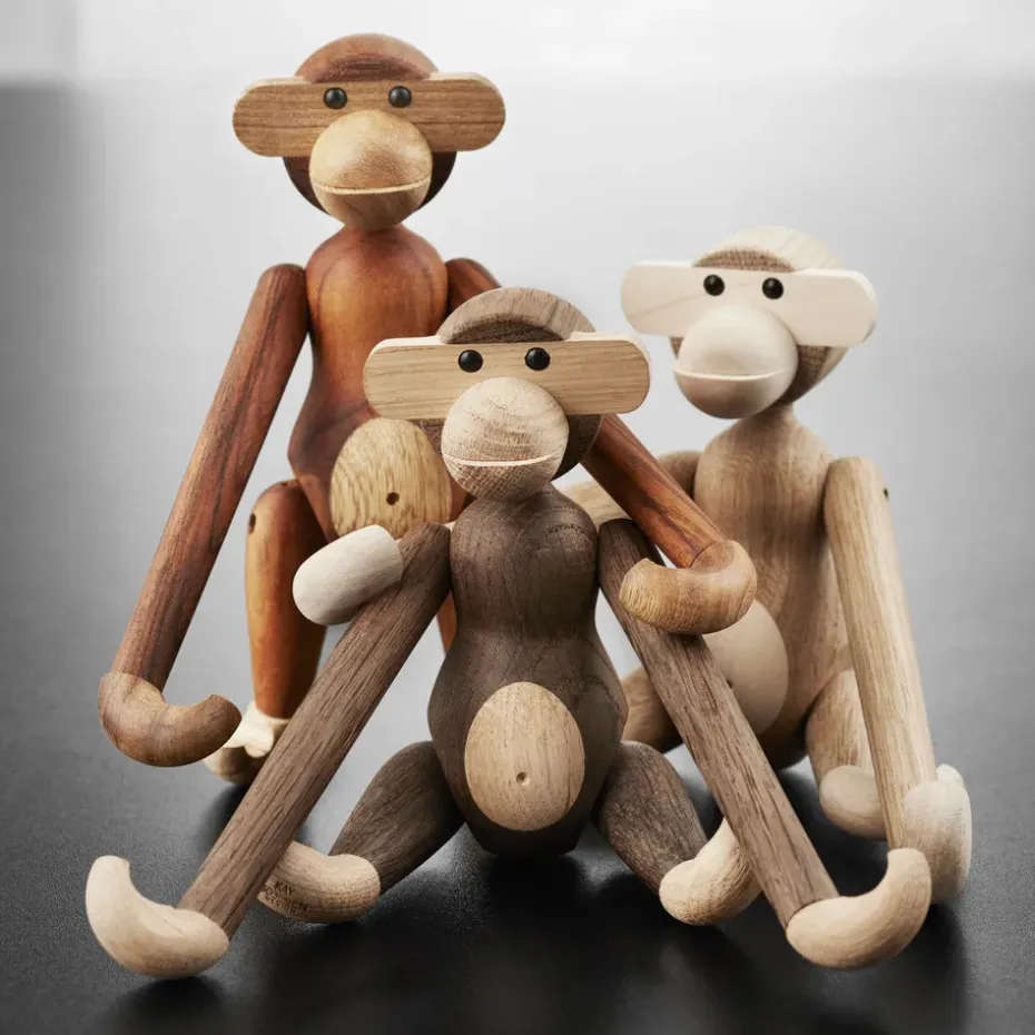 Mono de madera pequeño, roble sin tratar y arce