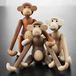 Mono de madera pequeño, roble-roble ahumado