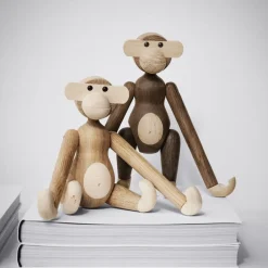 Mono de madera pequeño, roble-roble ahumado