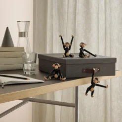 Mono mini Kay Bojesen, Roble teñido oscuro